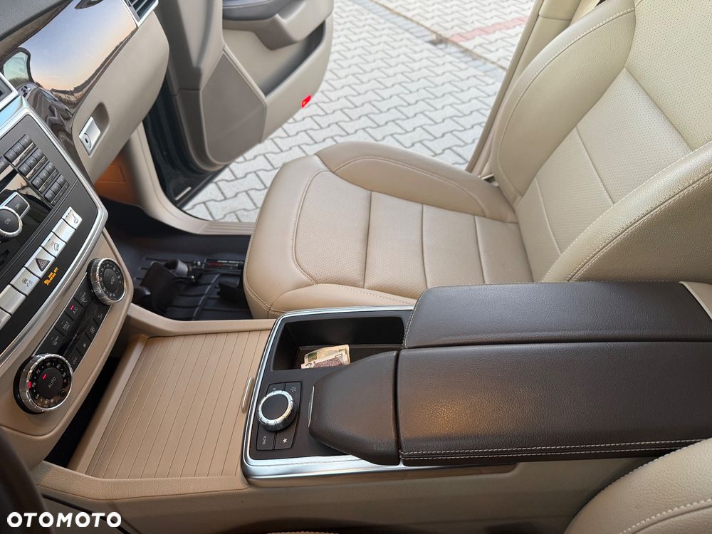 Mercedes-Benz ML - 6
