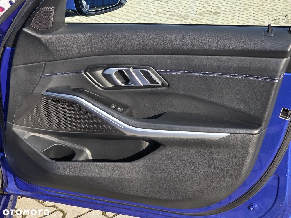 BMW Seria 3 330i xDrive M Sport sport - 36
