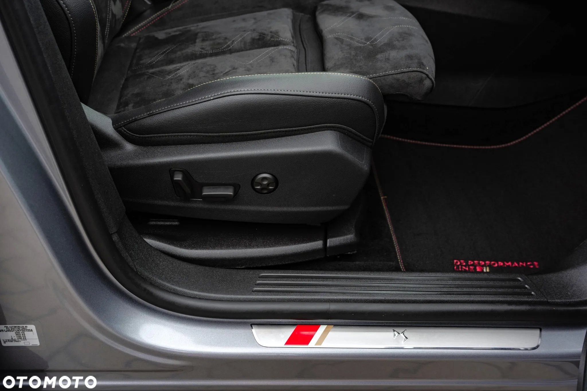 DS Automobiles DS 7 Crossback 1.6 PureTech Performance Line + - 23