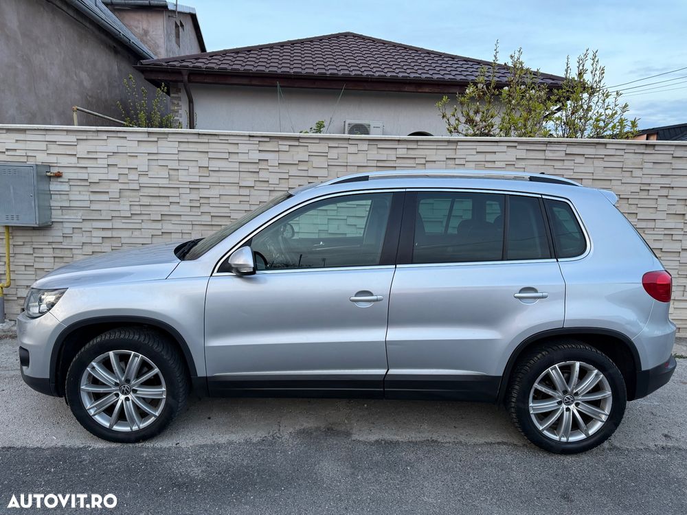 Volkswagen Tiguan - 1