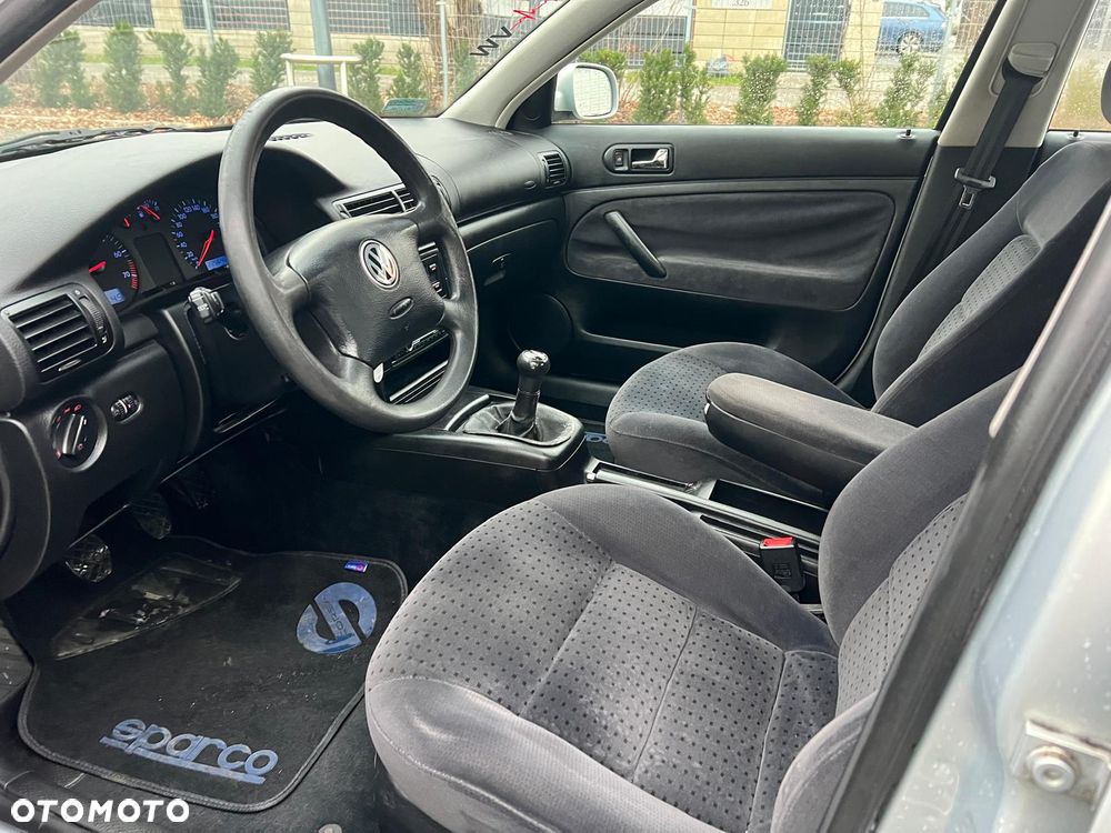 Volkswagen Passat 1.8T Trendline - 21