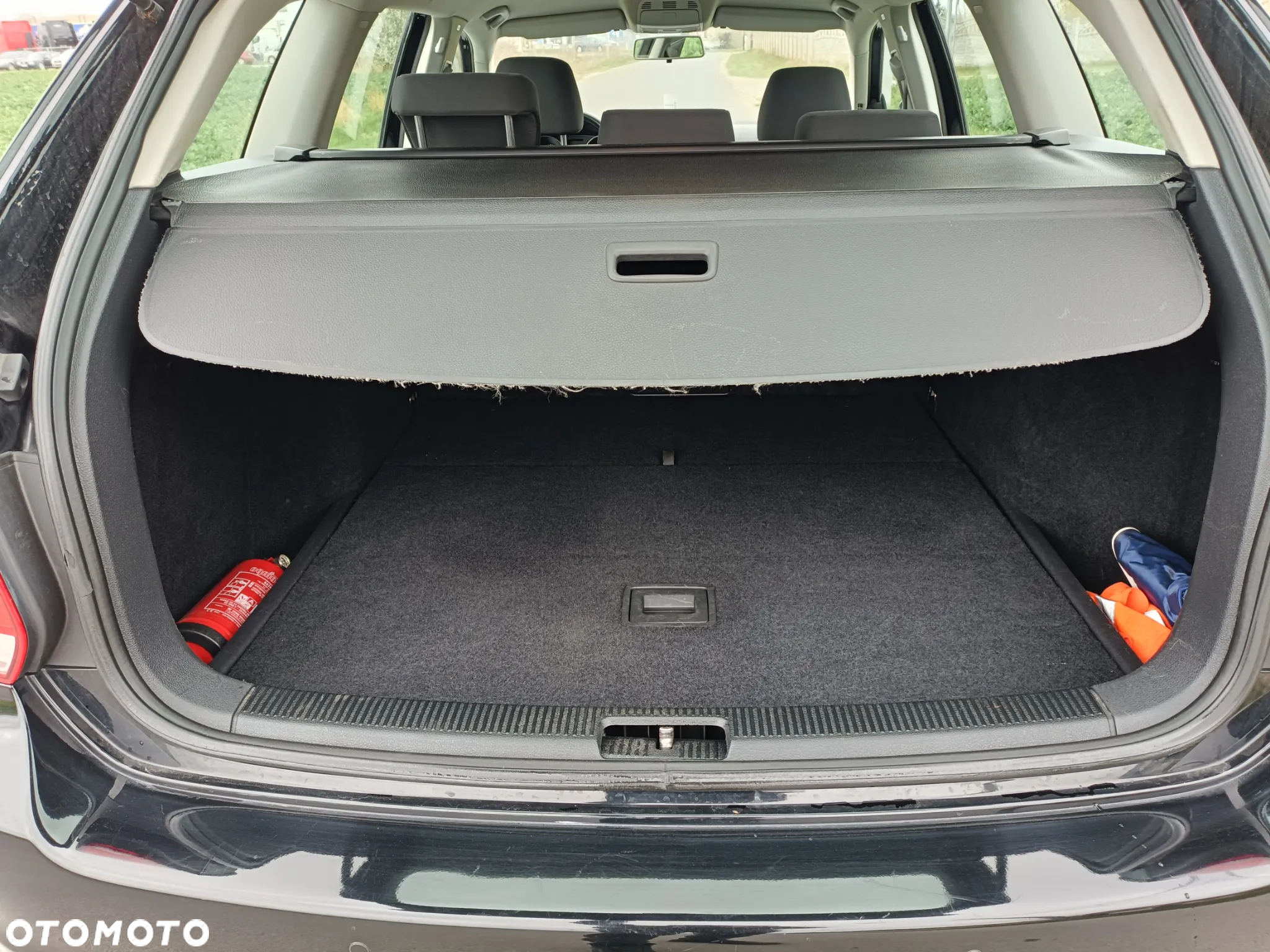 Volkswagen Golf VI 1.6 TDI Comfortline - 16