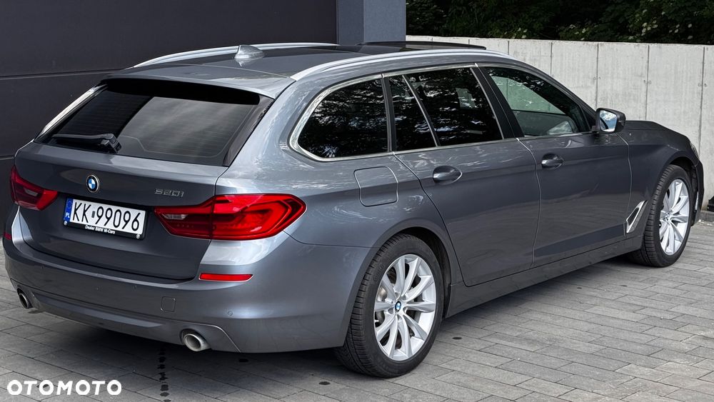 BMW Seria 5 520i - 4