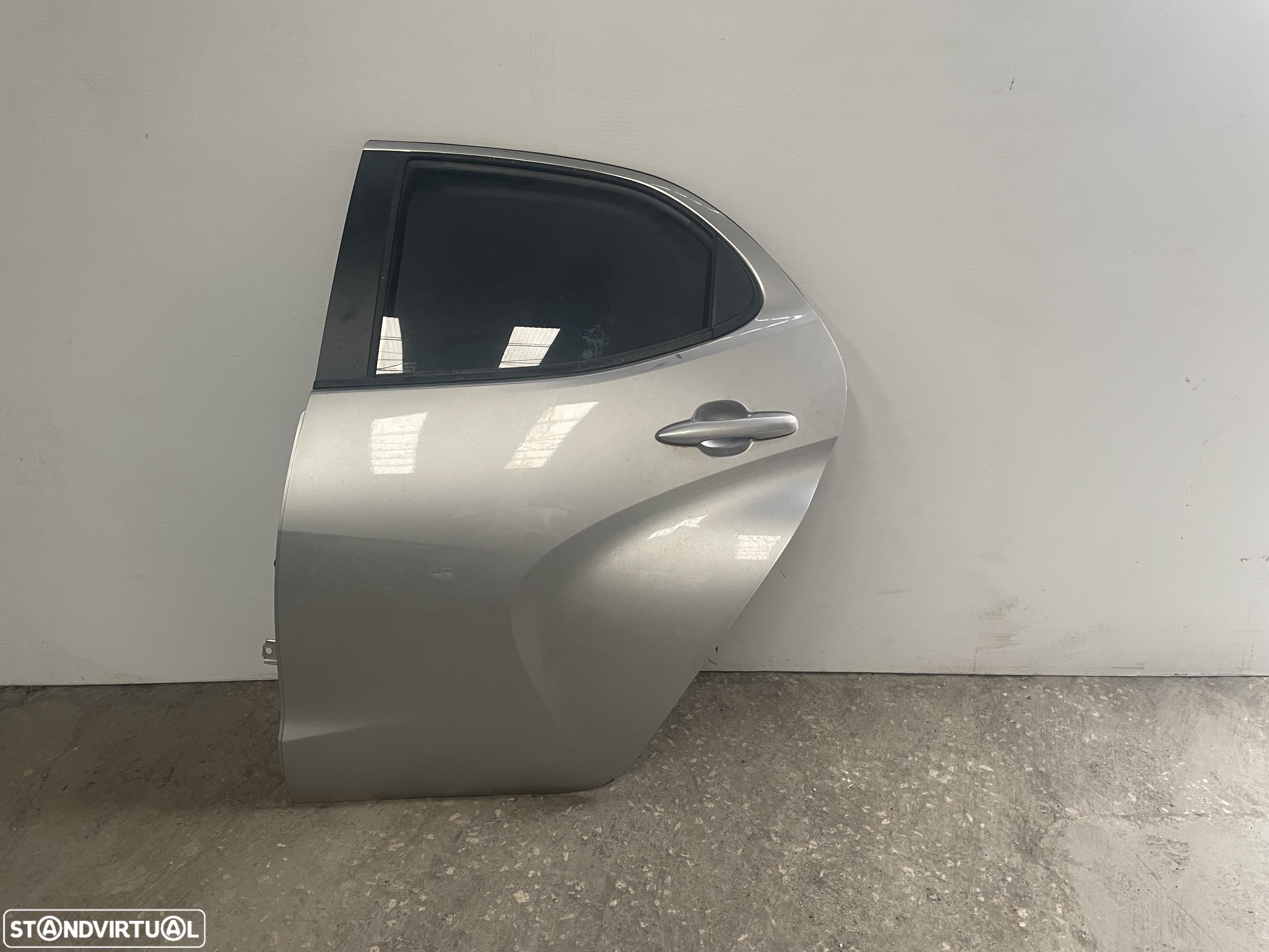 Porta Traseira Esquerda Yaris P21 de 2021 - 1