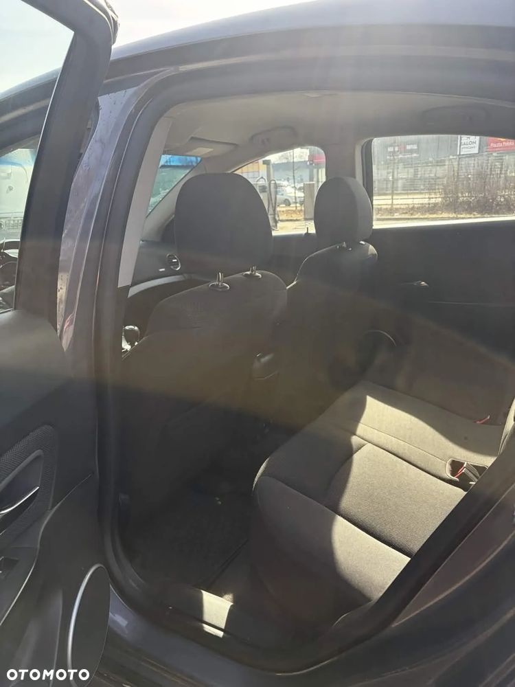 Chevrolet Cruze - 14