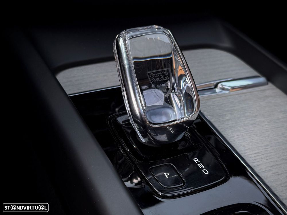 Volvo XC 60 2.0 T8 PHEV Inscription AWD - 17