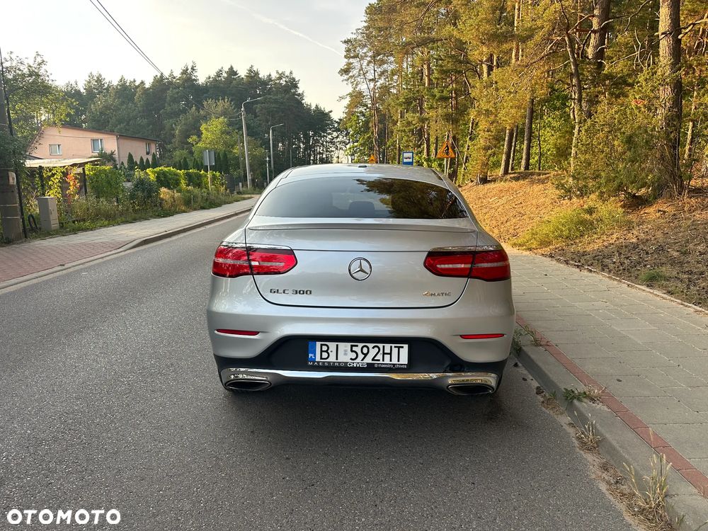 Mercedes-Benz GLC 300 4Matic 9G-TRONIC Exclusive - 20