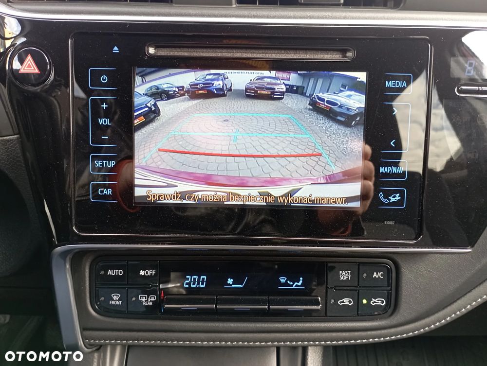 Toyota Auris 1.6 Selection - 16
