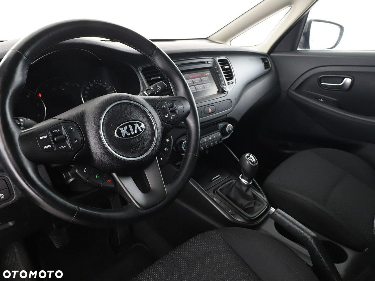 Kia Carens - 14