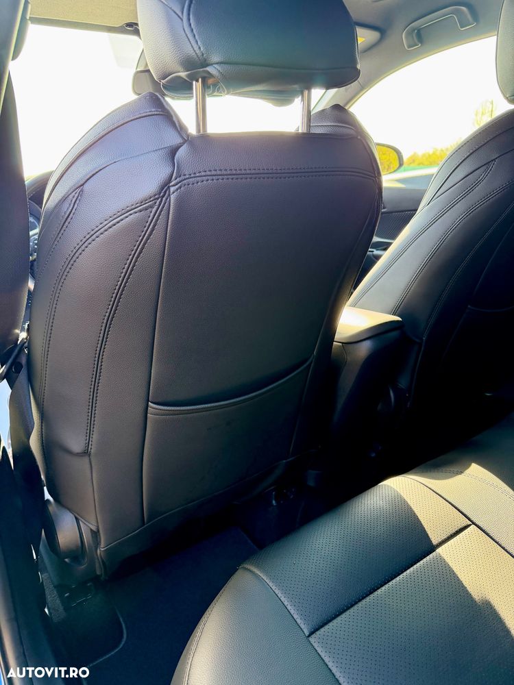 Toyota C-HR 1.8 HSD 4x2 CVT C-ult LED - 11