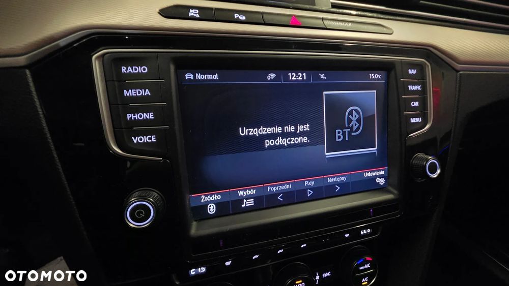 Volkswagen Passat - 25