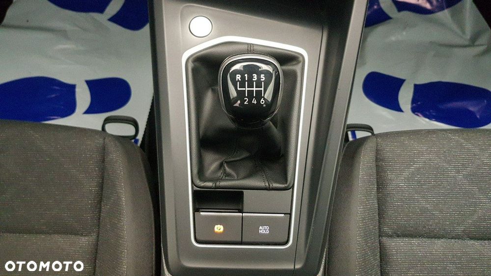 Volkswagen Golf - 25