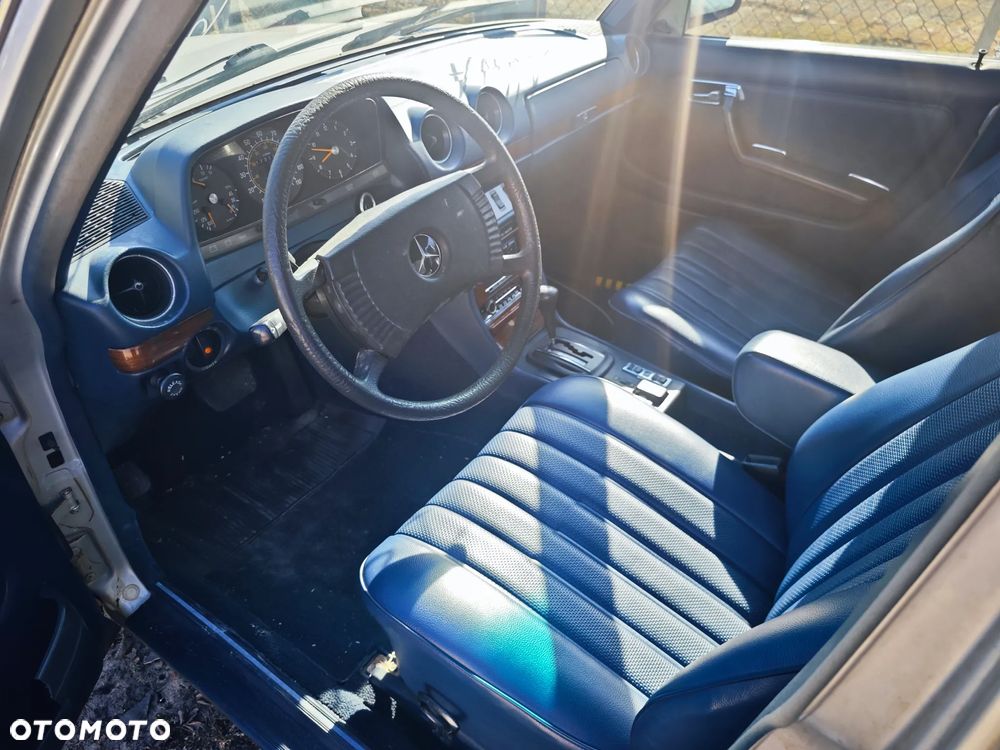 Mercedes-Benz W123 - 14