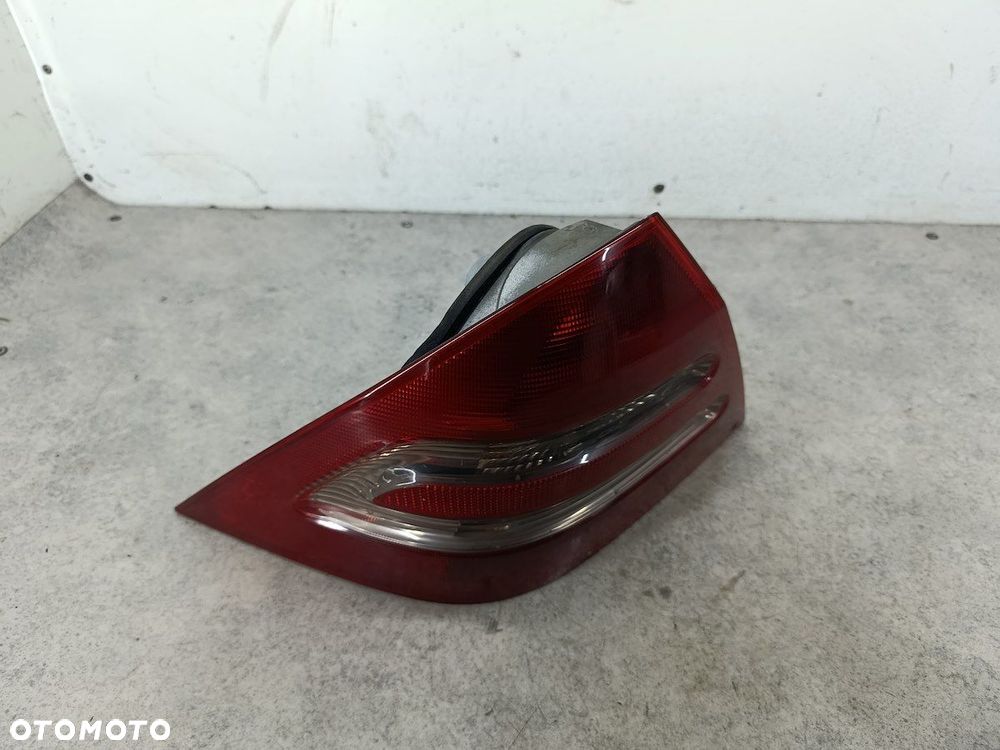 LAMPA TYLNA LEWA MERCEDES-BENZ KLASA C W203 - 11
