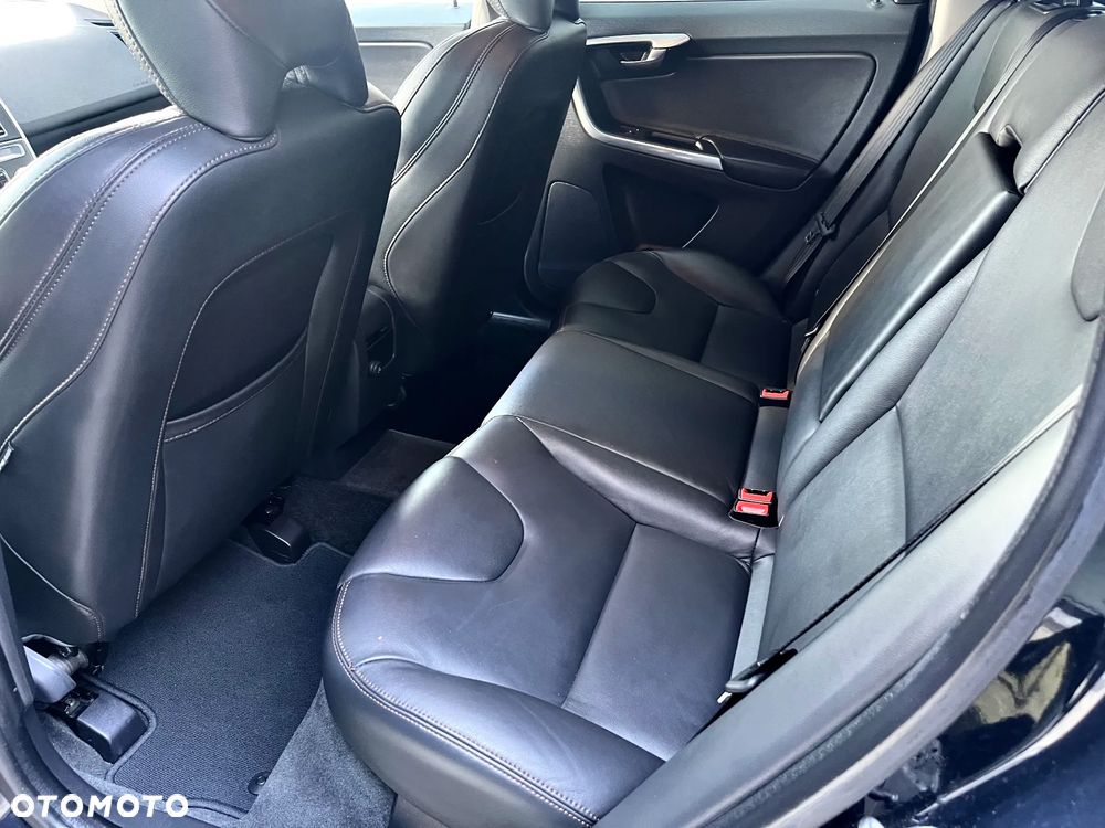 Volvo XC 60 D3 Geartronic Summum - 28