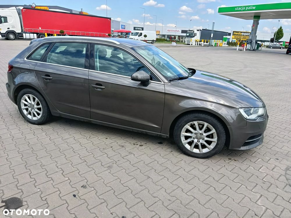 Audi A3 Sportback 1.6 TDI Ambiente - 5