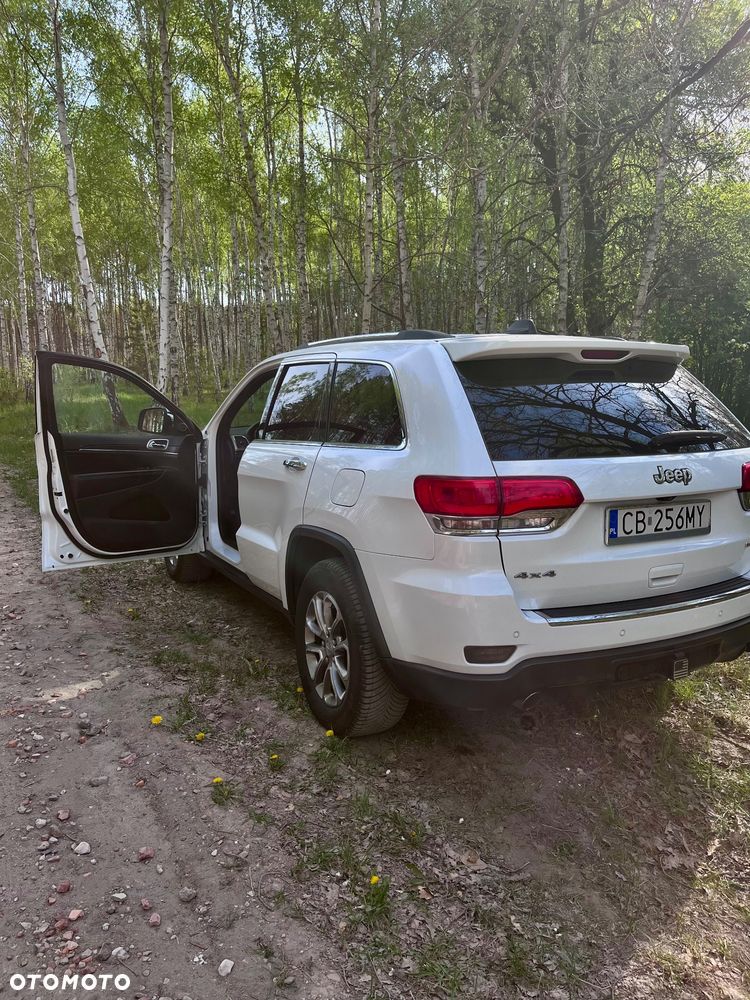 Jeep Grand Cherokee - 30