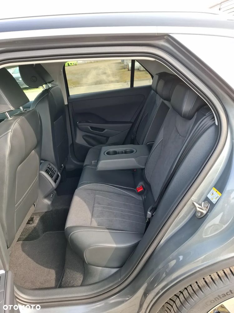 Volkswagen T-Roc - 16