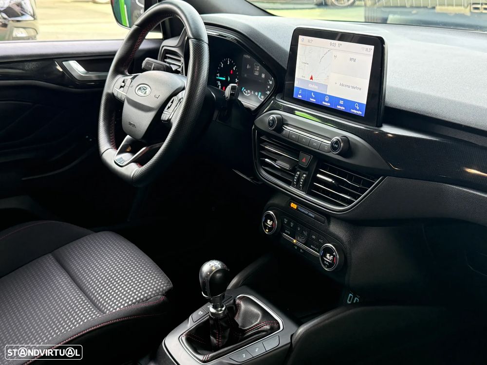 Ford Focus 1.5 TDCi EcoBlue ST-Line - 25