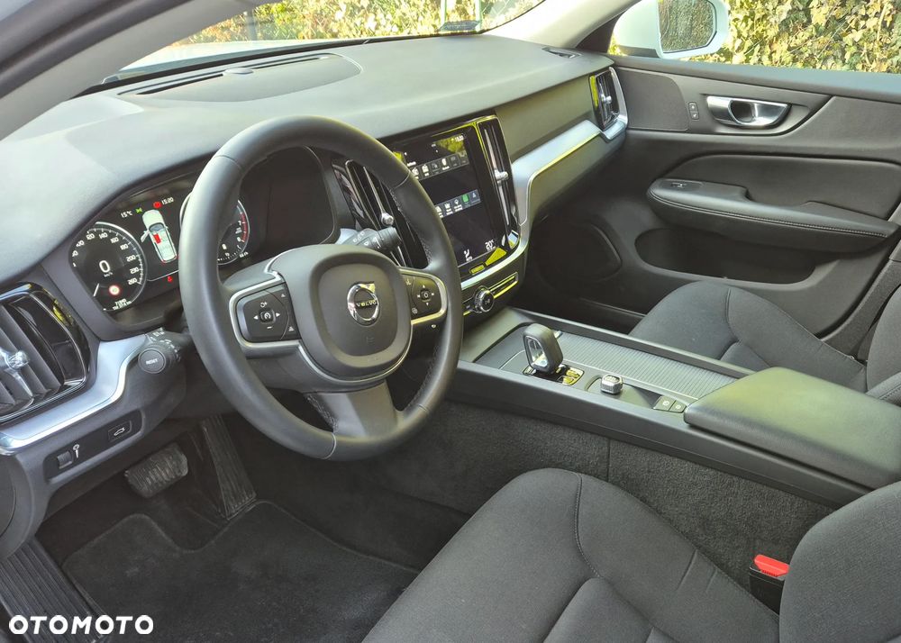 Volvo V60 B3 B Momentum - 11