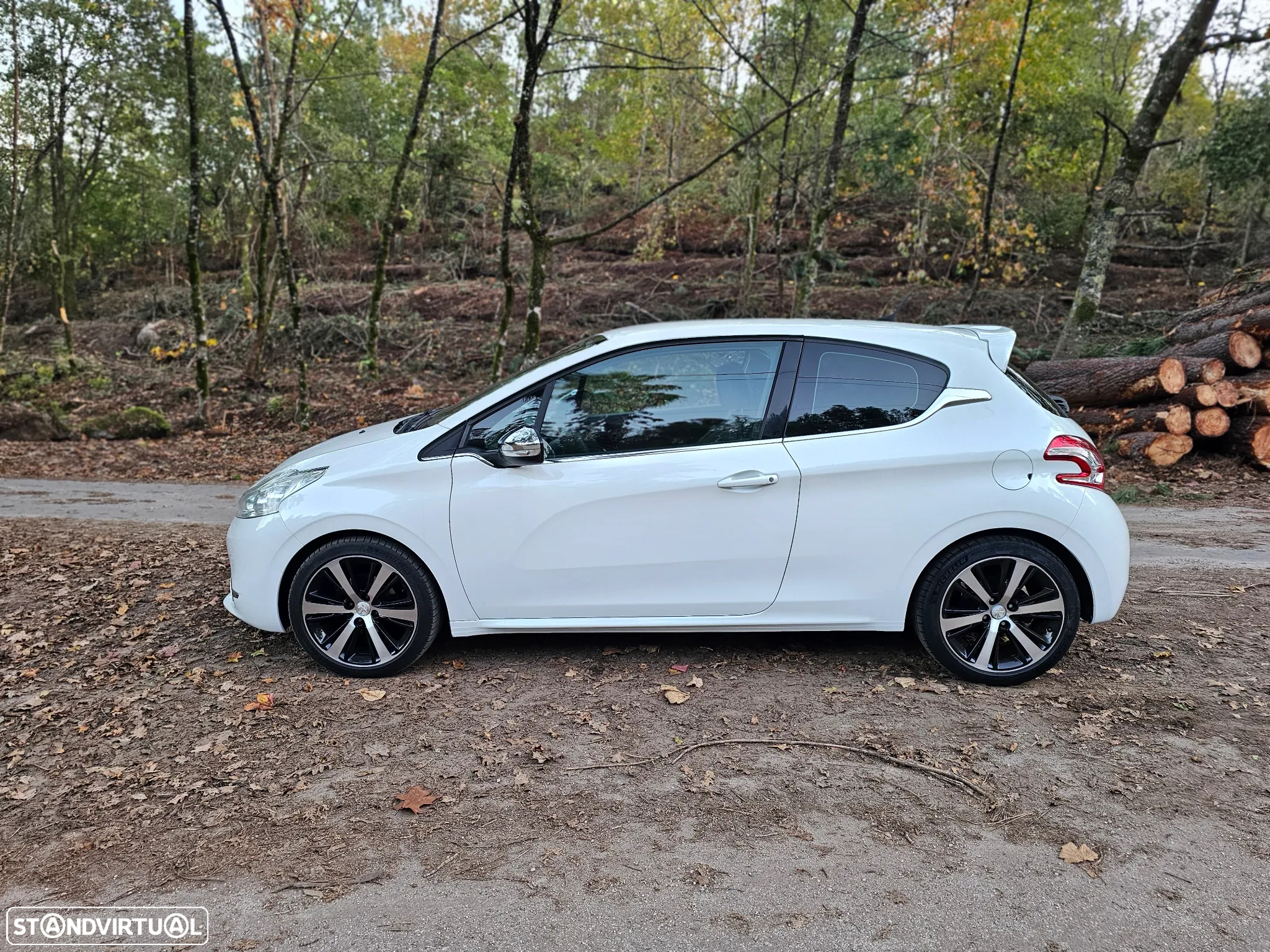 Peugeot 208 1.6 e-HDi Allure - 21