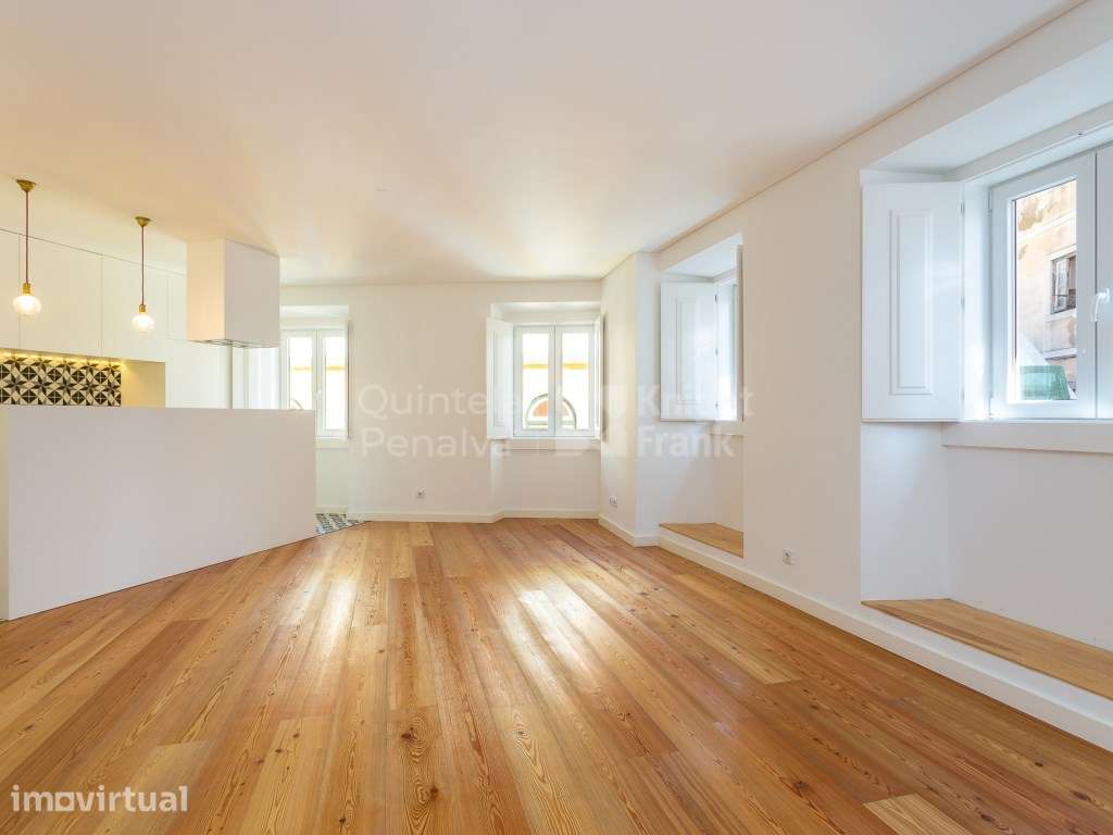 Apartamento T2 situado na Rua do Terreirinho, junto ao Martim Moniz. - Grande imagem: 3/23