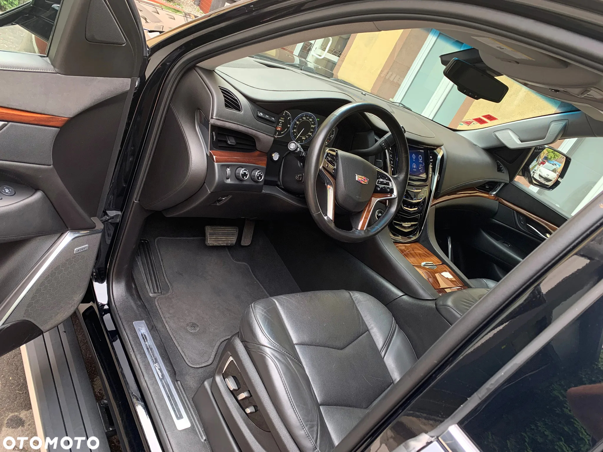 Cadillac Escalade ESV 6.2 V8 AWD AT Premium - 26