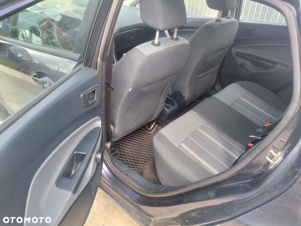 Ford Fiesta - 7