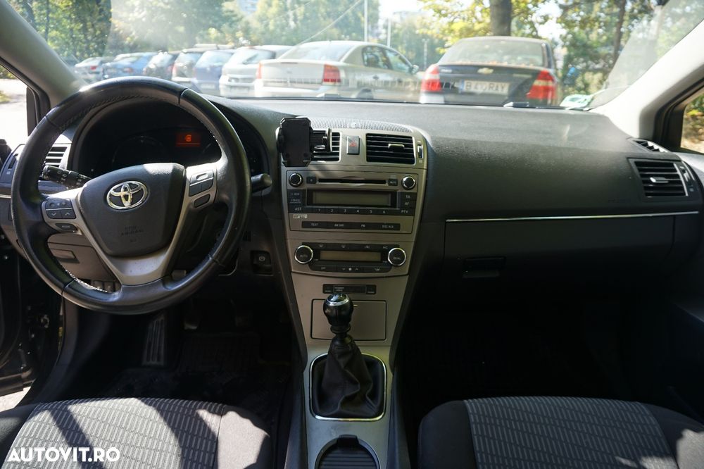 Toyota Avensis 2.0 D-4D Comfort - 3