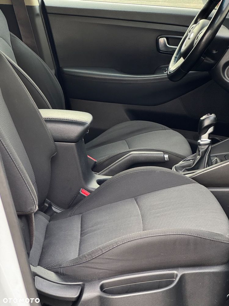 Kia Carens 1.7 CRDi 115 Dream Team Edition - 23