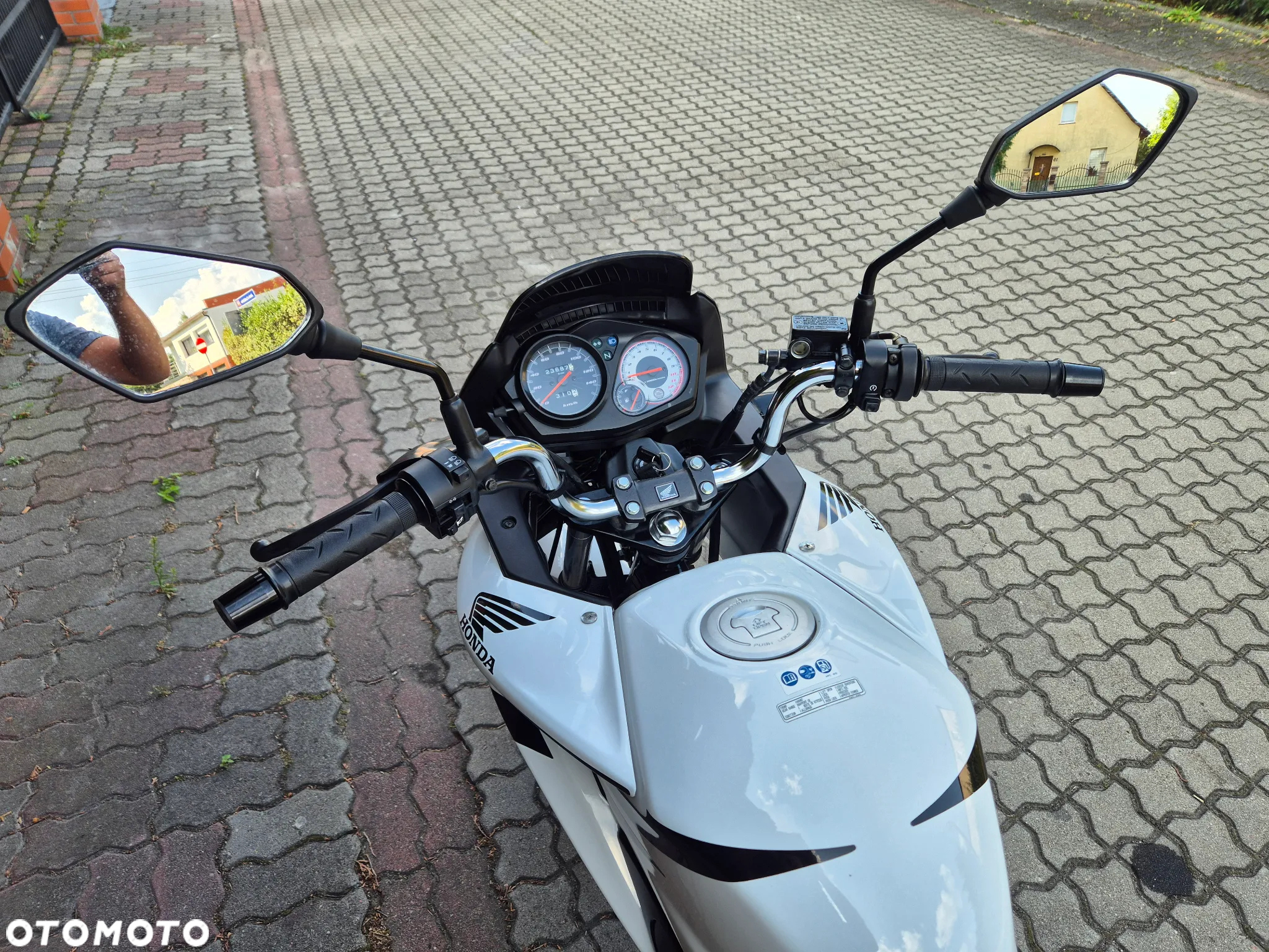 Honda CBF - 10