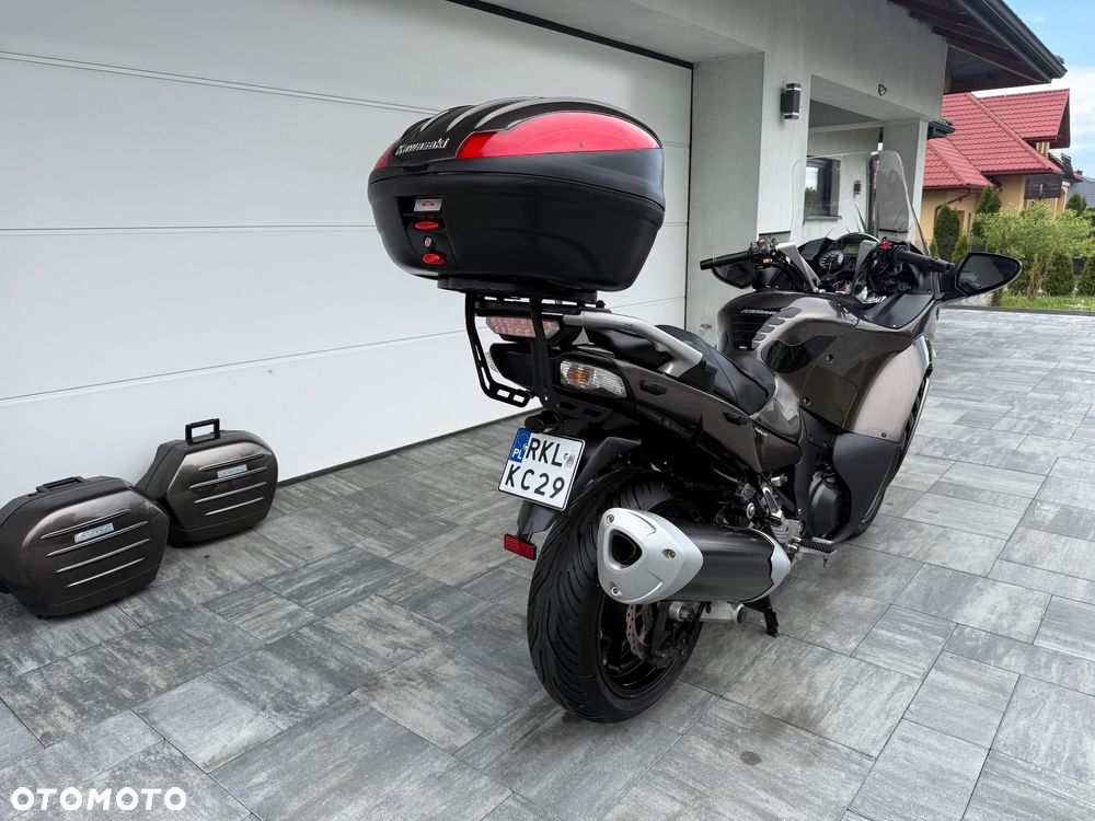 Kawasaki GTR - 9