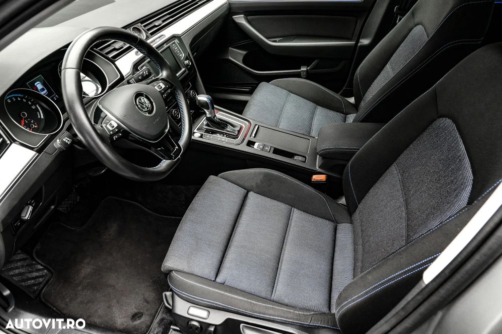 Volkswagen Passat GTE - 11