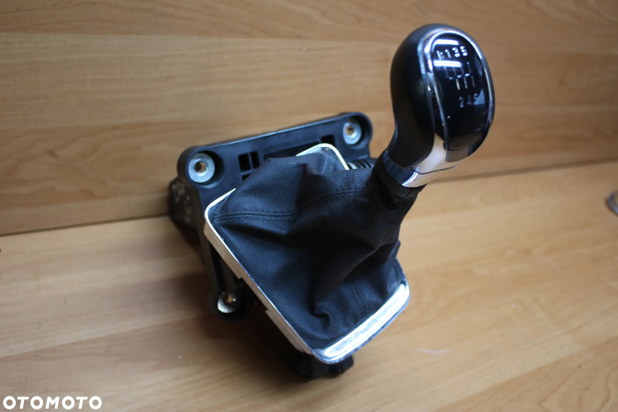 GAŁKA LEWAREK WYBIERAK ZMIANY BIEGÓW OPEL ZAFIRA C 6 BIEGÓW 8126600102 8126600010 - 4