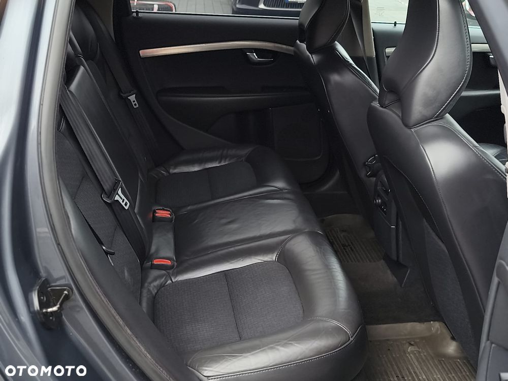 Volvo V70 D3 Momentum - 12