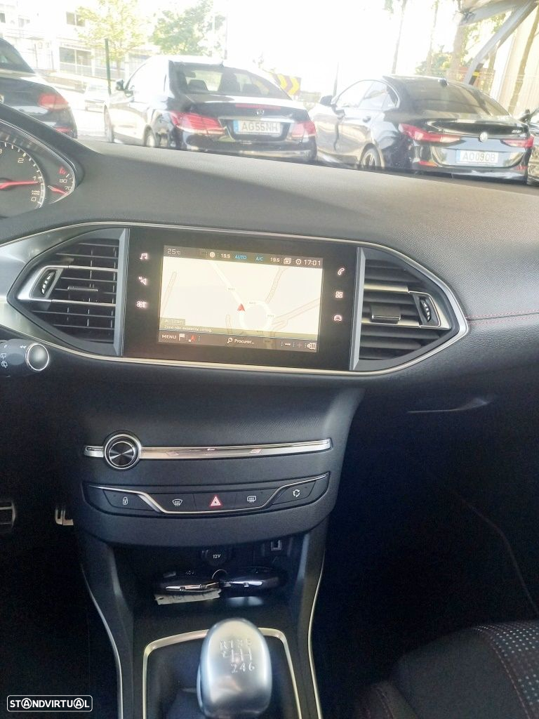 Peugeot 308 1.5 BlueHDi GT Line - 32