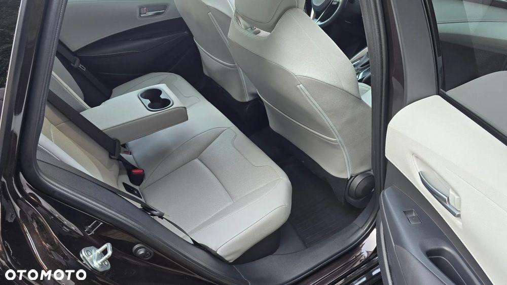 Toyota Corolla 2.0 Hybrid Executive - 10