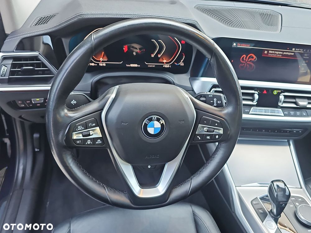 BMW Seria 3 320d Luxury Line - 11