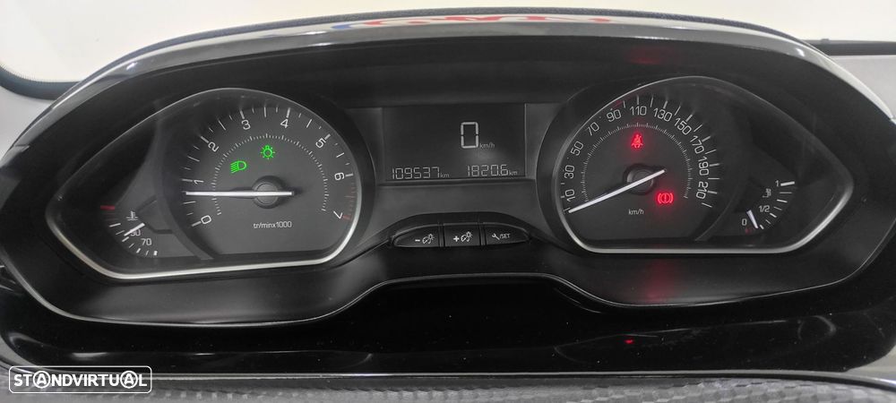 Peugeot 208 1.2 PureTech Style - 33