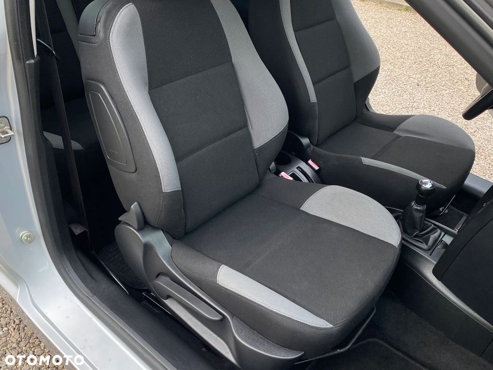 Peugeot 207 75 Urban Move - 37