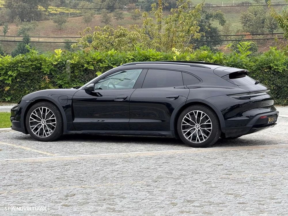 Porsche Taycan Cross Turismo 4S - 27
