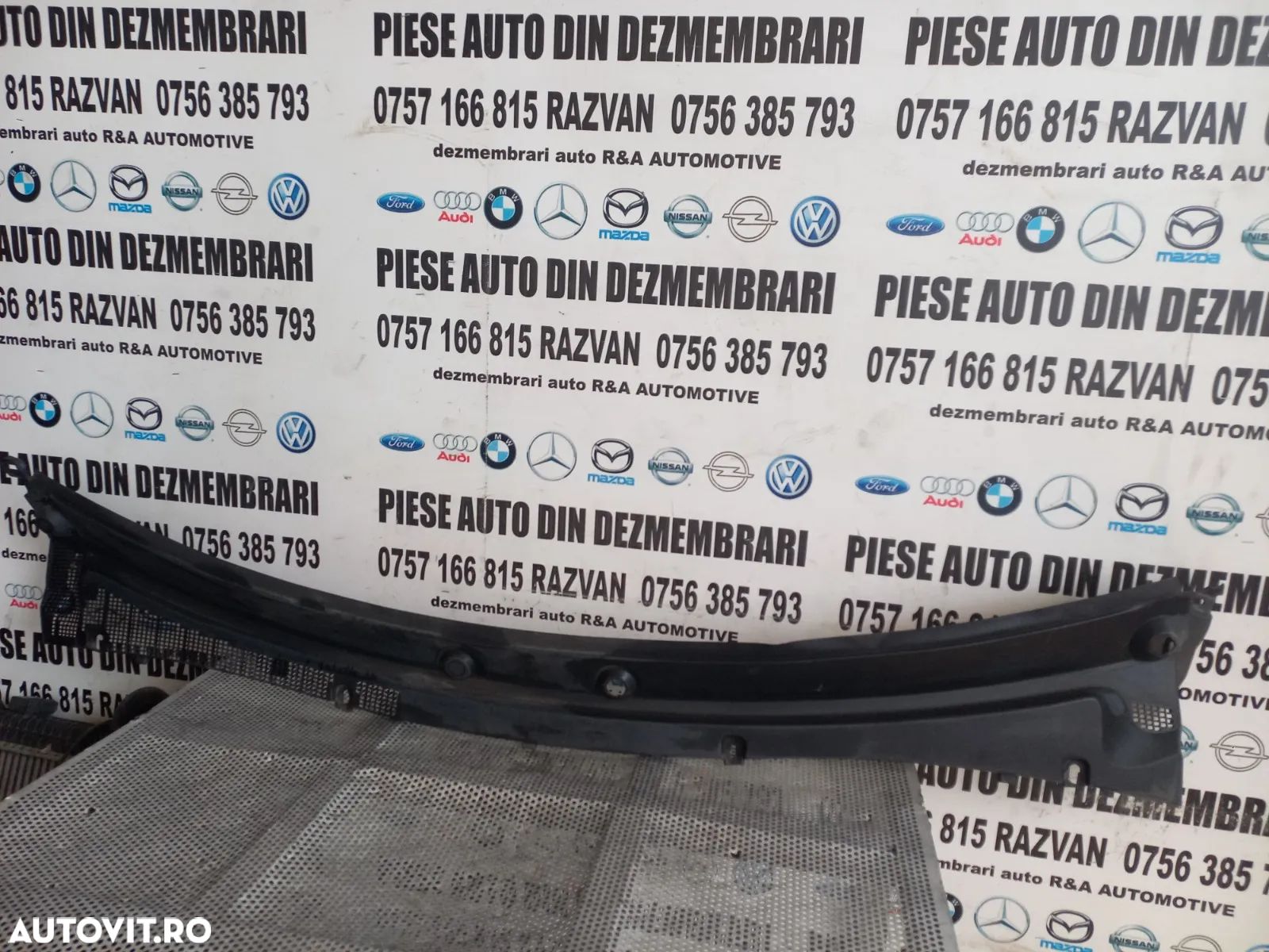 Grila Stergatoare Renault Master Volan Stanga An 2012-2013-2014-2015-2016-2017-2018 - Dezmembrari A - 1