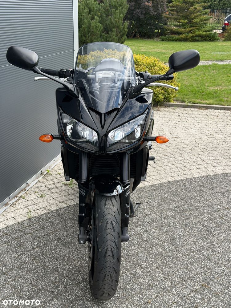Yamaha FZ - 11