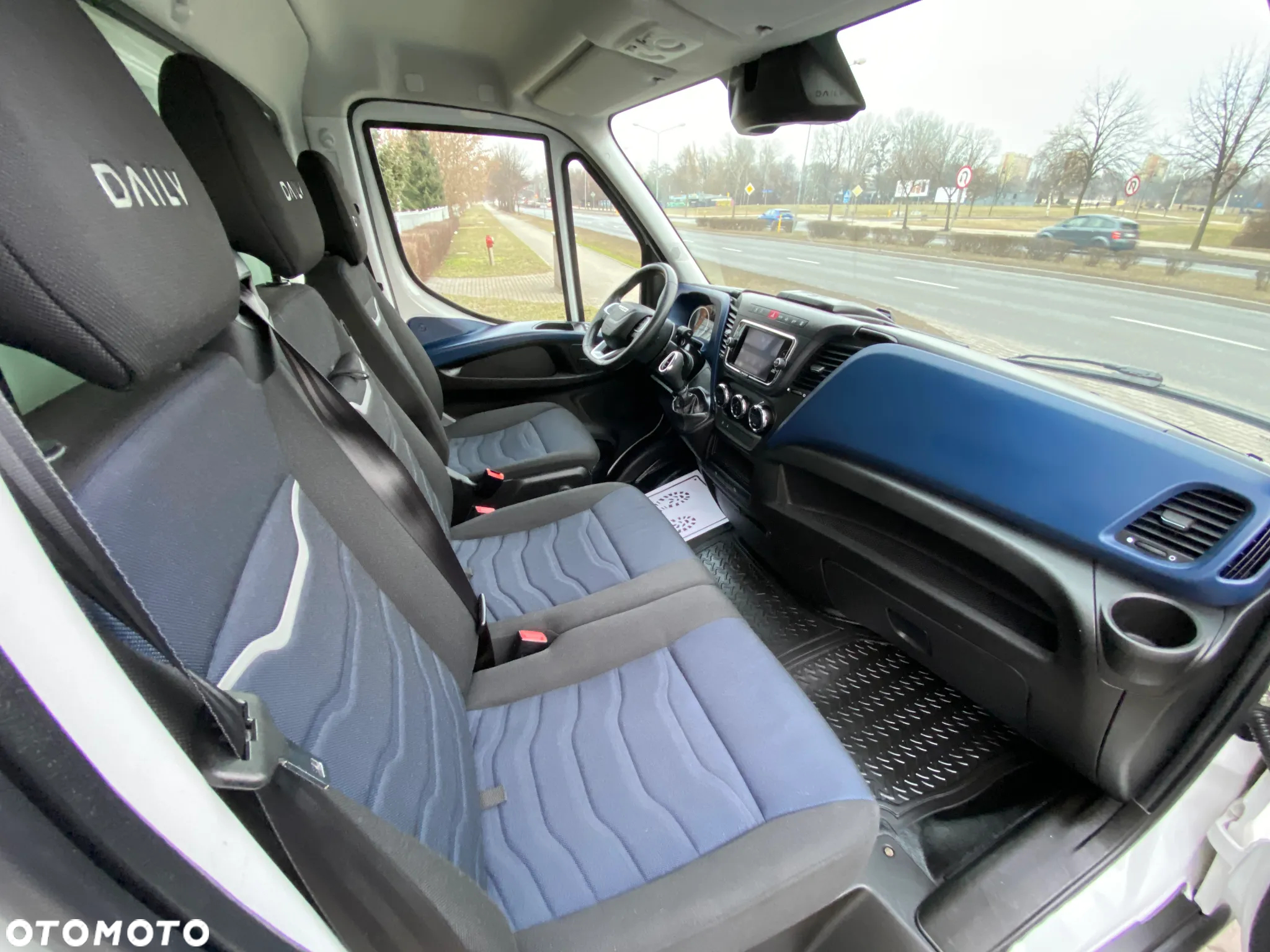 Iveco DAILY 35-160 HI-MATIC KONTENER 8 EUROPALET WINDA ZEPRO - 36