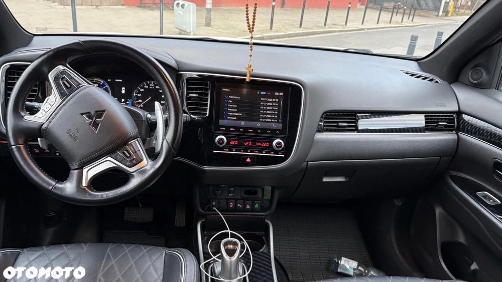 Mitsubishi Outlander 2.4 4WD Plus - 4