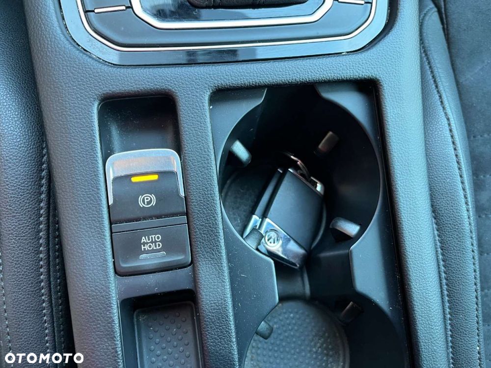 Volkswagen Passat - 24