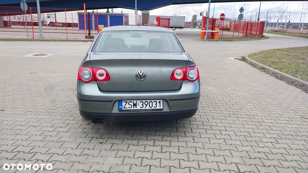Volkswagen Passat 1.8 TSI Individual - 8