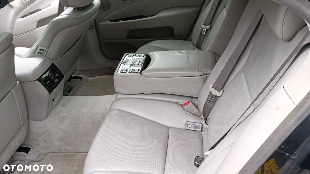 Lexus LS 600h L Prestige - 4