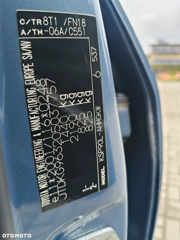 Toyota Yaris - 10