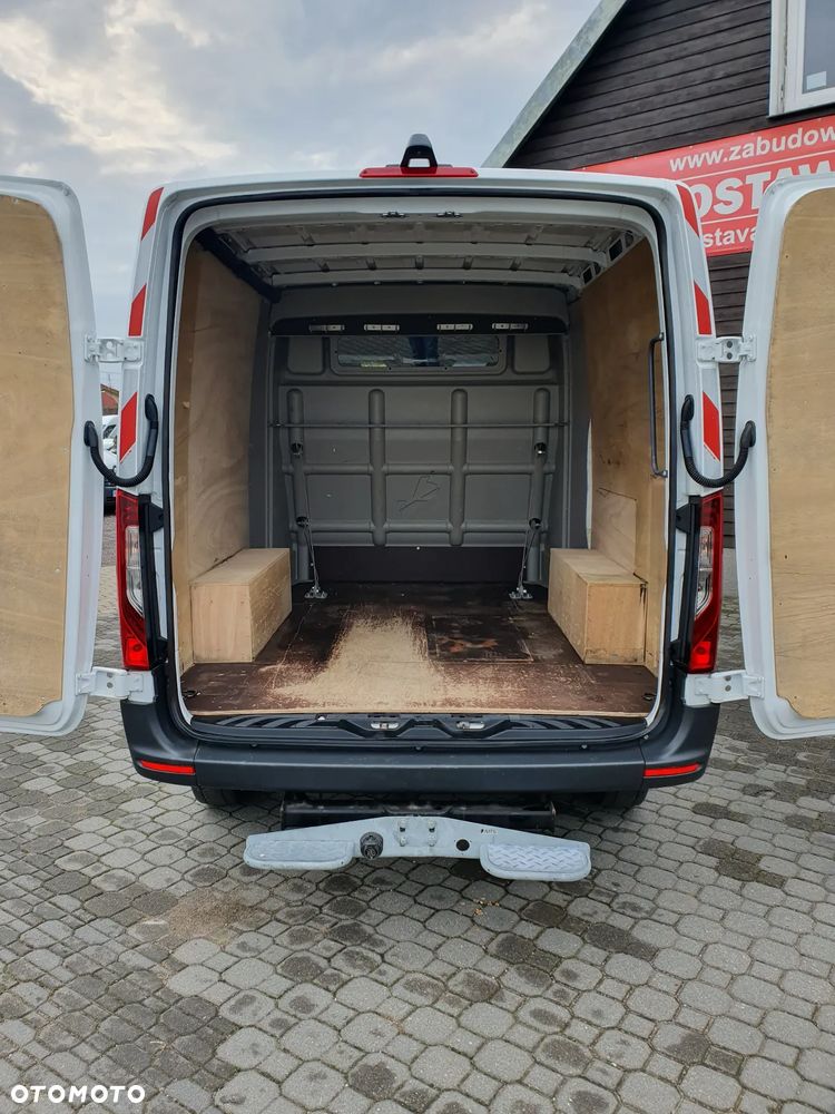 Mercedes-Benz Sprinter - 7
